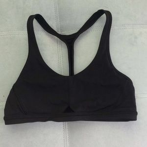 Size 6 Lulu sports bra! Excellent Condition
